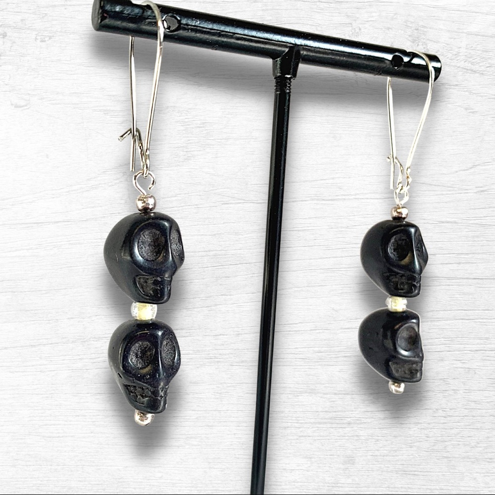 ⭐️ Black Skull Beaded Dangling Earrings